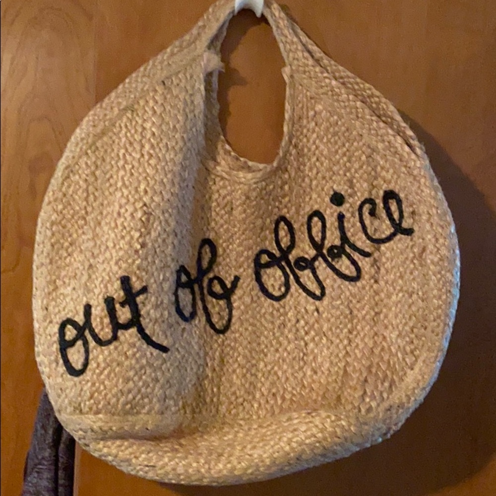 Out of the office beach bag.  Perfect for pool
